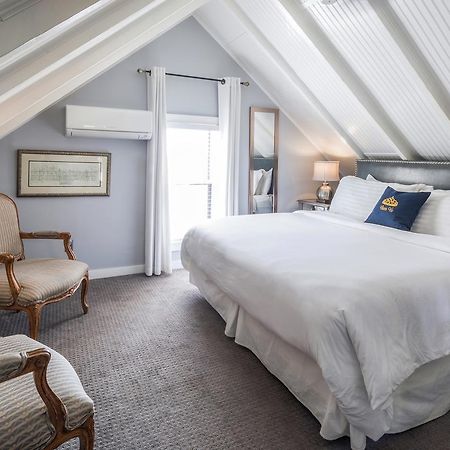 Queen Vic Guest House (Adults Only) Провинстаун Екстериор снимка
