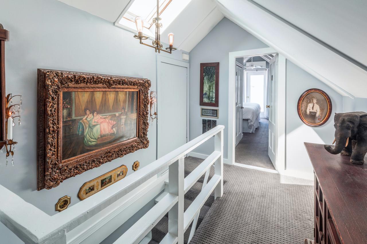 Queen Vic Guest House (Adults Only) Провинстаун Екстериор снимка